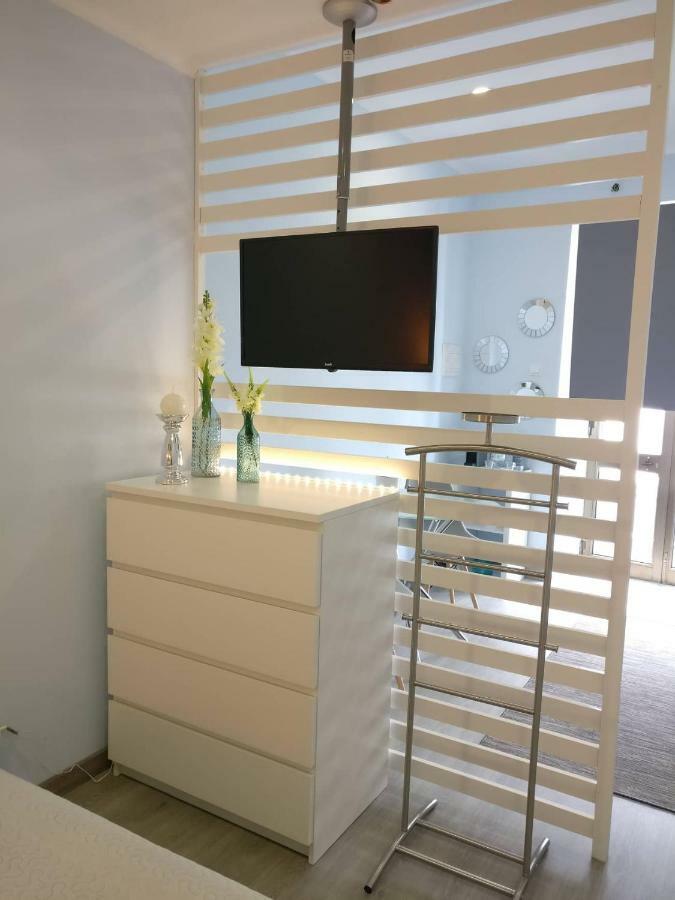 V4 Apartment Орта Екстериор снимка